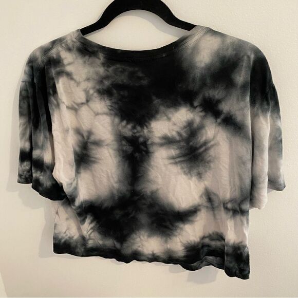 𝅺BRANDY Melville John Galt Tie-Dye Cropped T-Shirt Top • One size - Picture 2 of 4